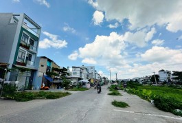 ĐẦU TƯ SINH LỜI CAO - HAI MẶT TIỀN KÊNH THAM LƯƠNG - NGAY CHỢ KÊNH 26/3 - GIÁP TÂN PHÚ - GẦN AOEN MALL - NHÀ ĐẸP MỚI Ở NGAY - 4 TẦNG - 40M2 - SỔ ĐẸP